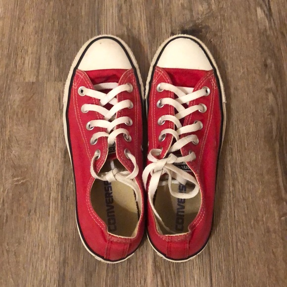 Red converse - Picture 4 of 7